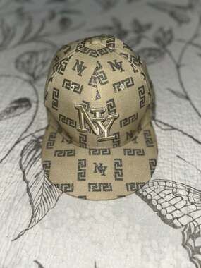 Original S.W.A.T. Tan All-Over Print NY Logo Fitted Baseball Cap Size 7 1/4